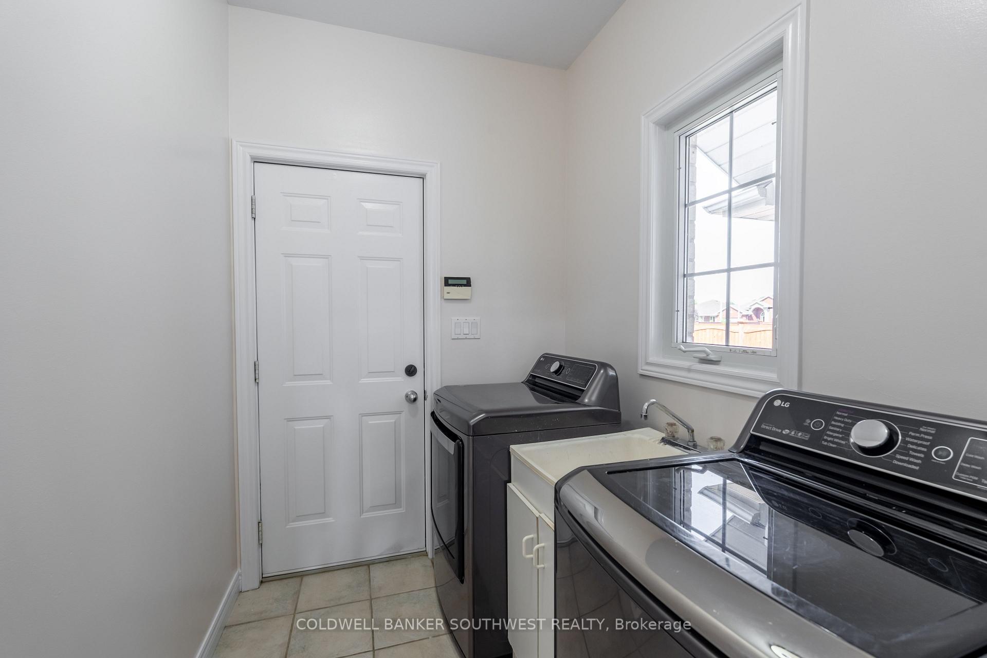 Photo 29 of 1062 Finch Drive E, Sarnia — HOMEH