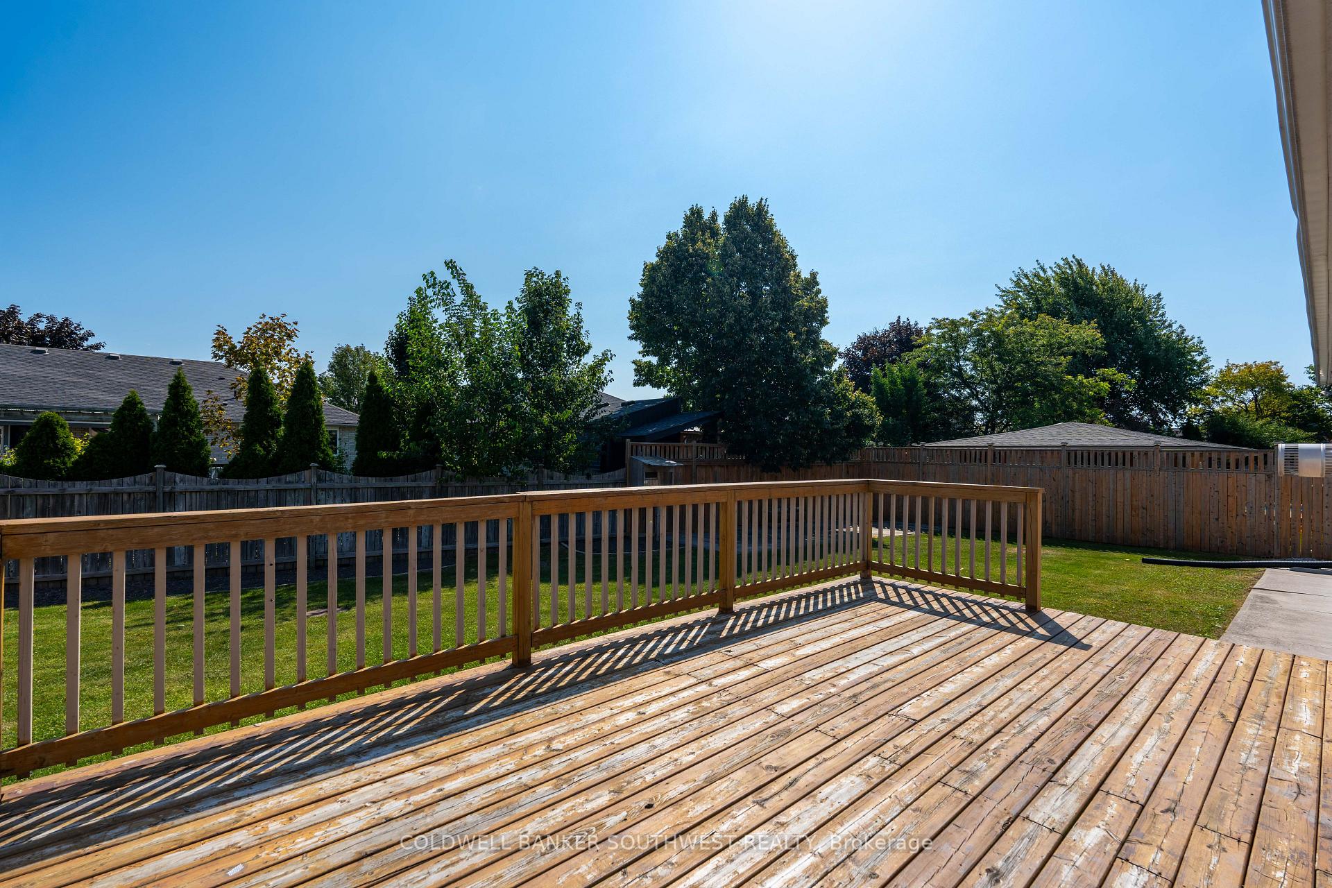 Photo 34 of 1062 Finch Drive E, Sarnia — HOMEH