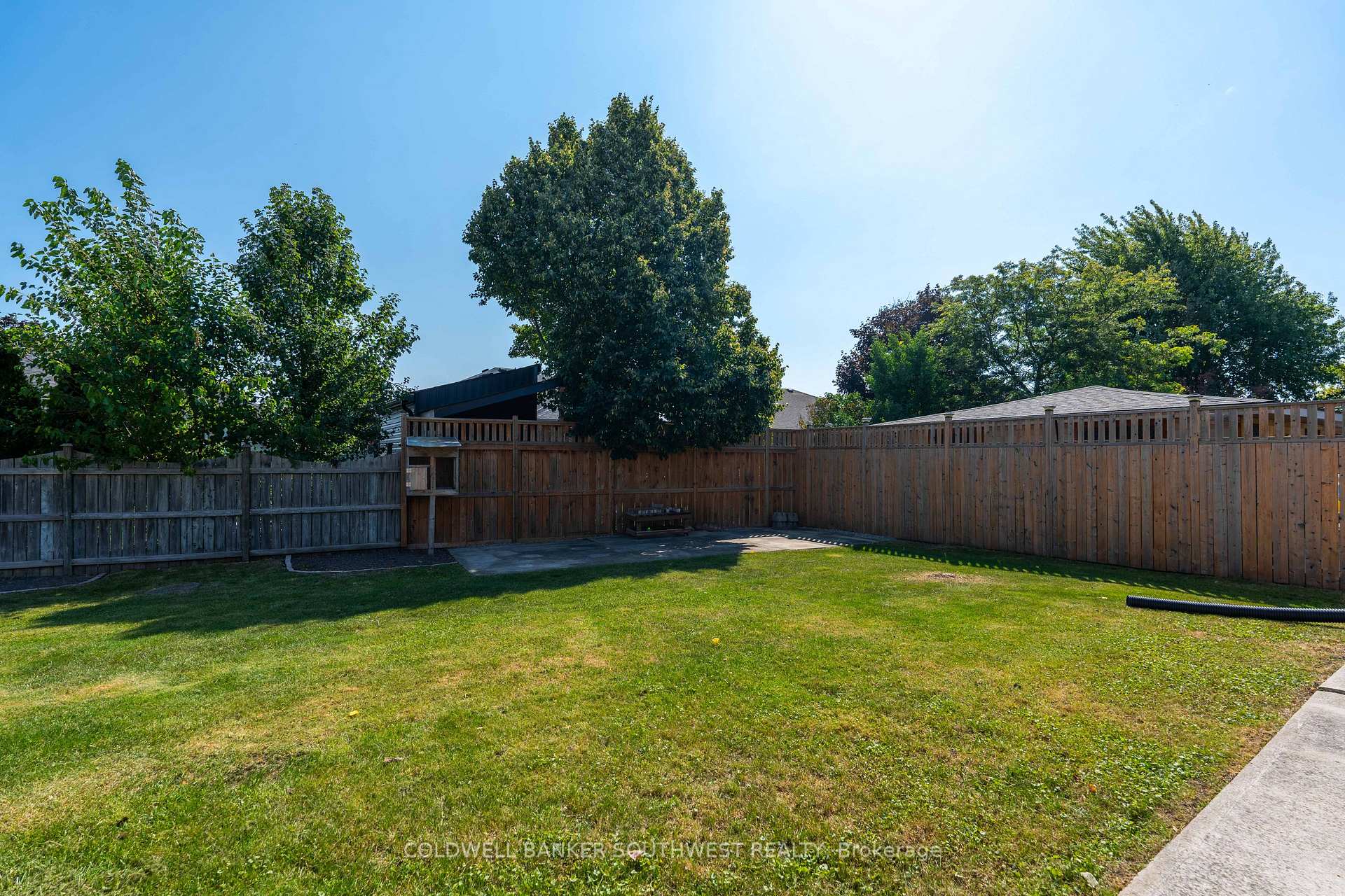 Photo 37 of 1062 Finch Drive E, Sarnia — HOMEH
