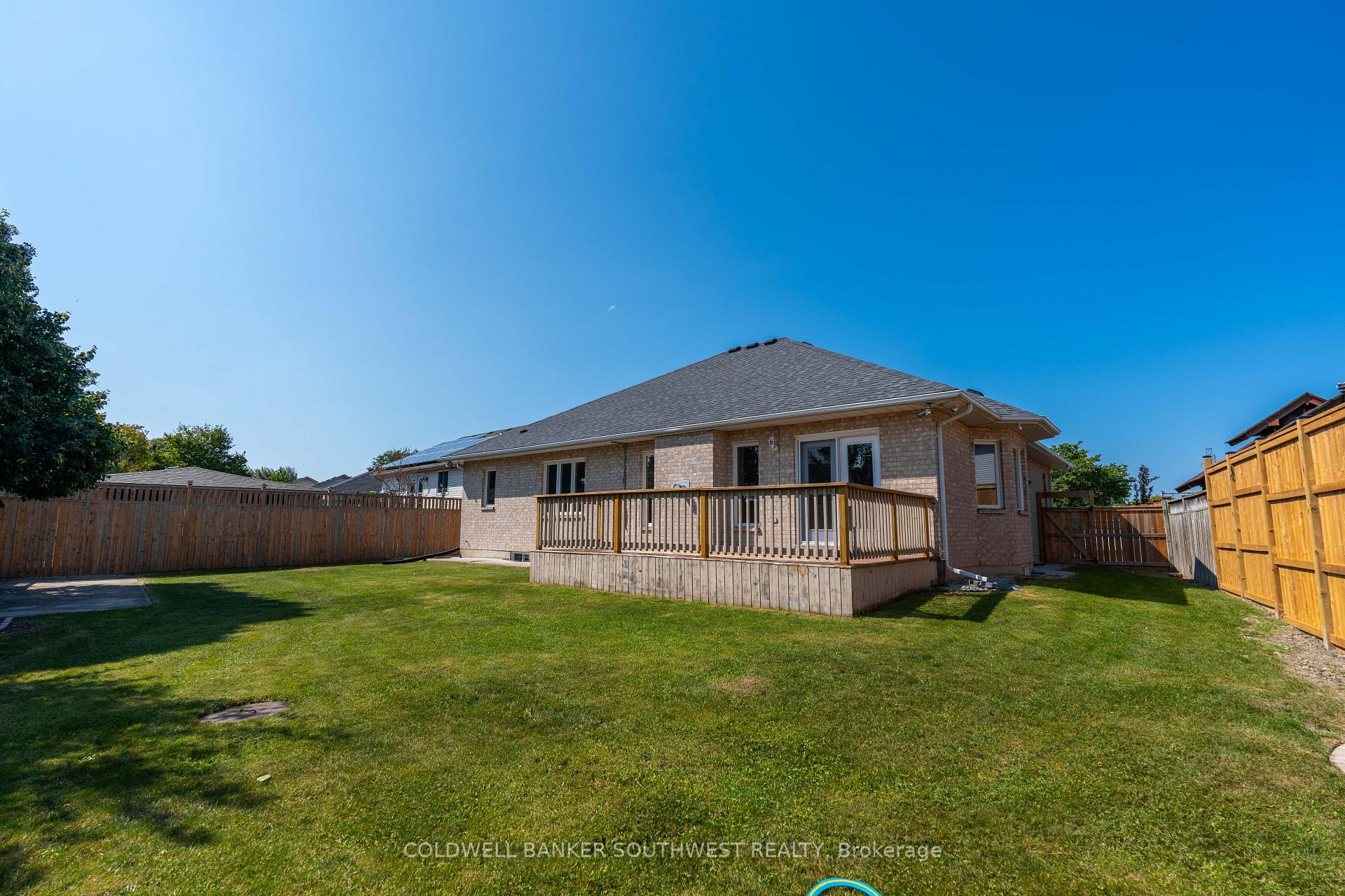 Photo 36 of 1062 Finch Drive E, Sarnia — HOMEH