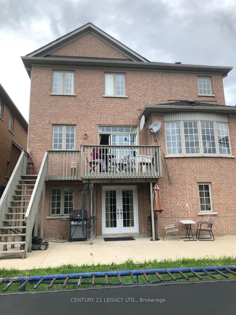 Photo 1 of 16 Prada Court, Brampton, Vales of Castlemore North — HOMEH