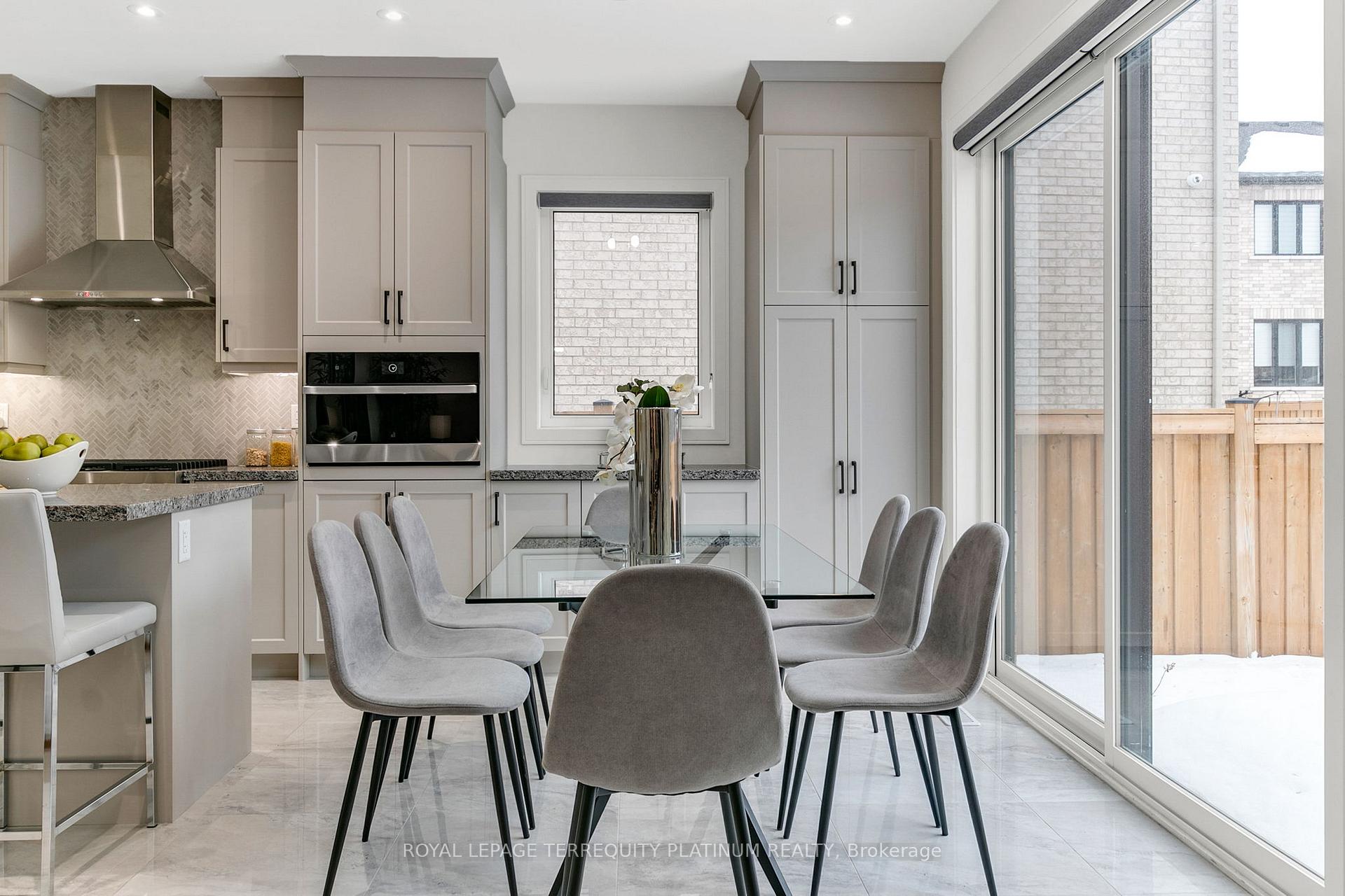 Photo 7 of 71 Ryerson Drive, Vaughan, Kleinburg — HOMEH