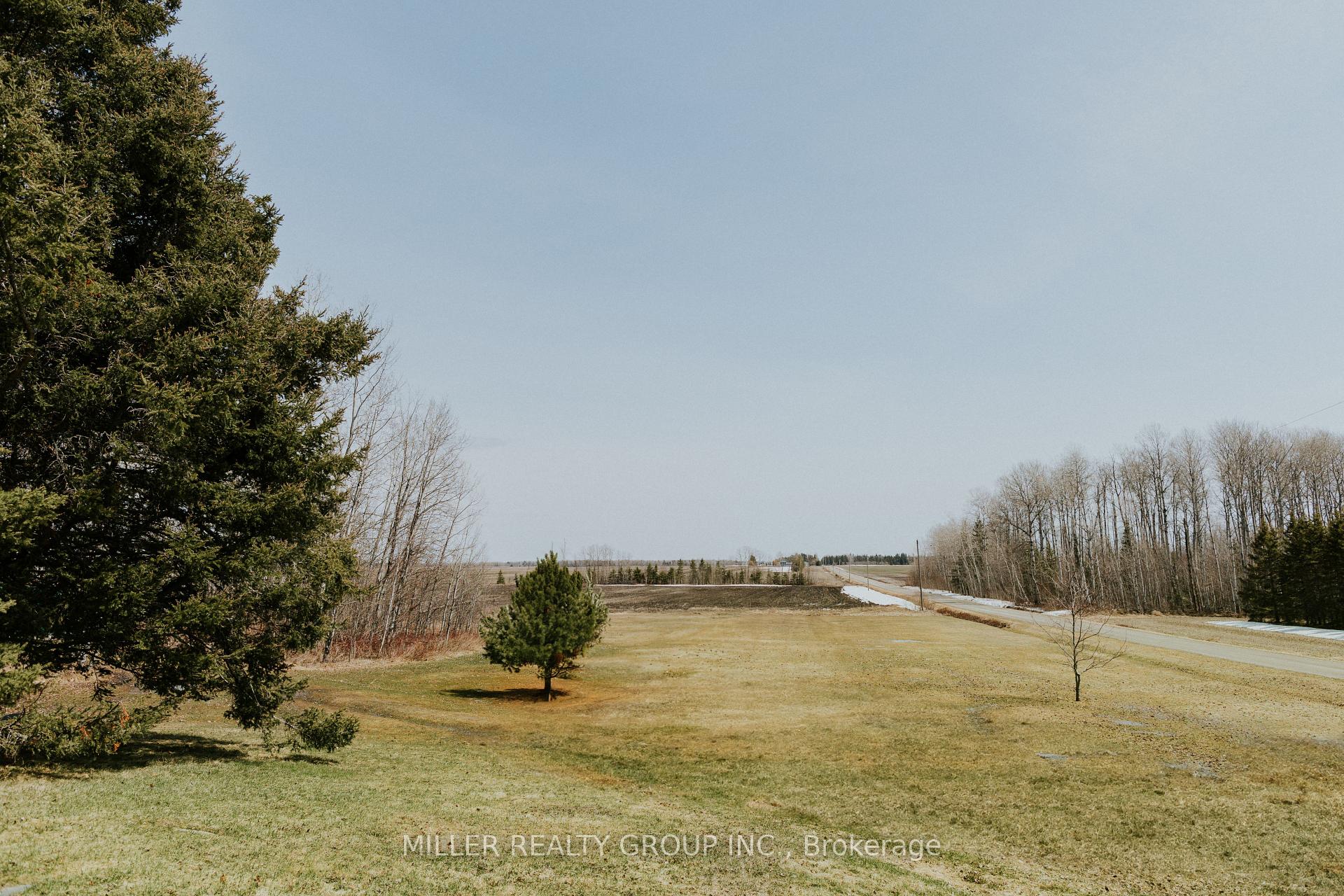 Photo 16 of 866111 Uno Park Road, Timiskaming, TIM - Outside - Rural — HOMEH