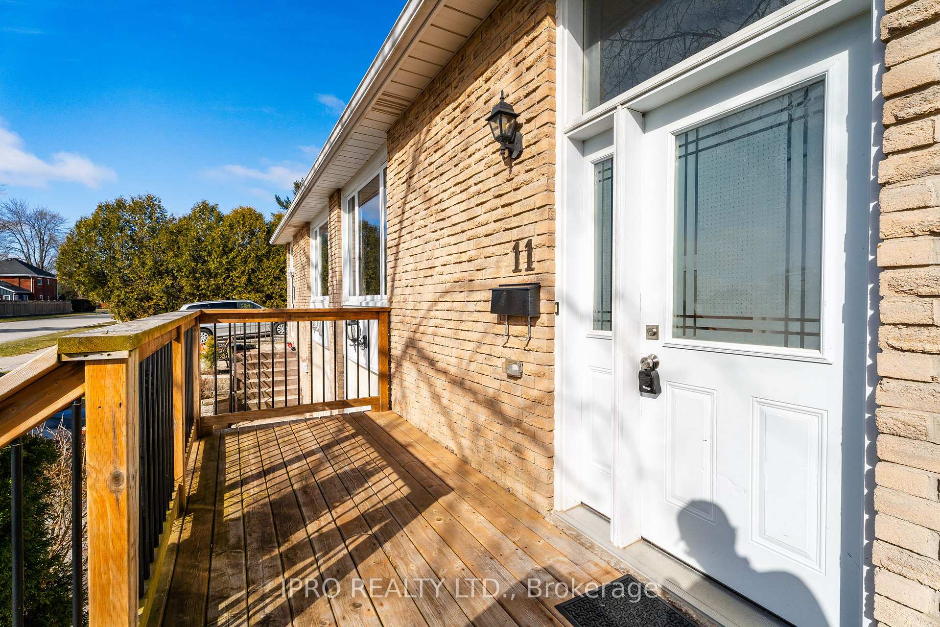 Photo 2 of 11 Magnolia Drive, Brant, Paris — HOMEH