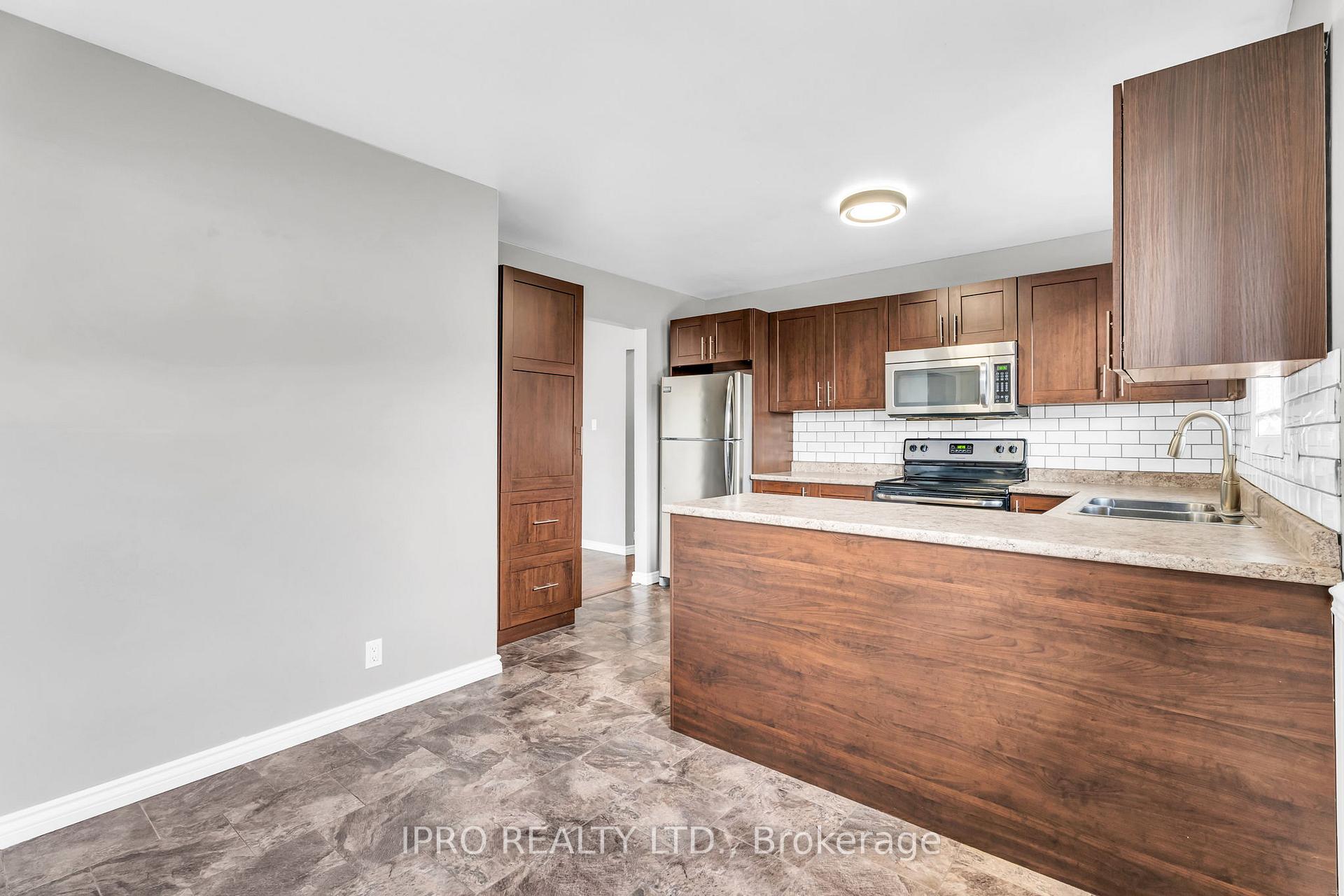 Photo 23 of 11 Magnolia Drive, Brant, Paris — HOMEH