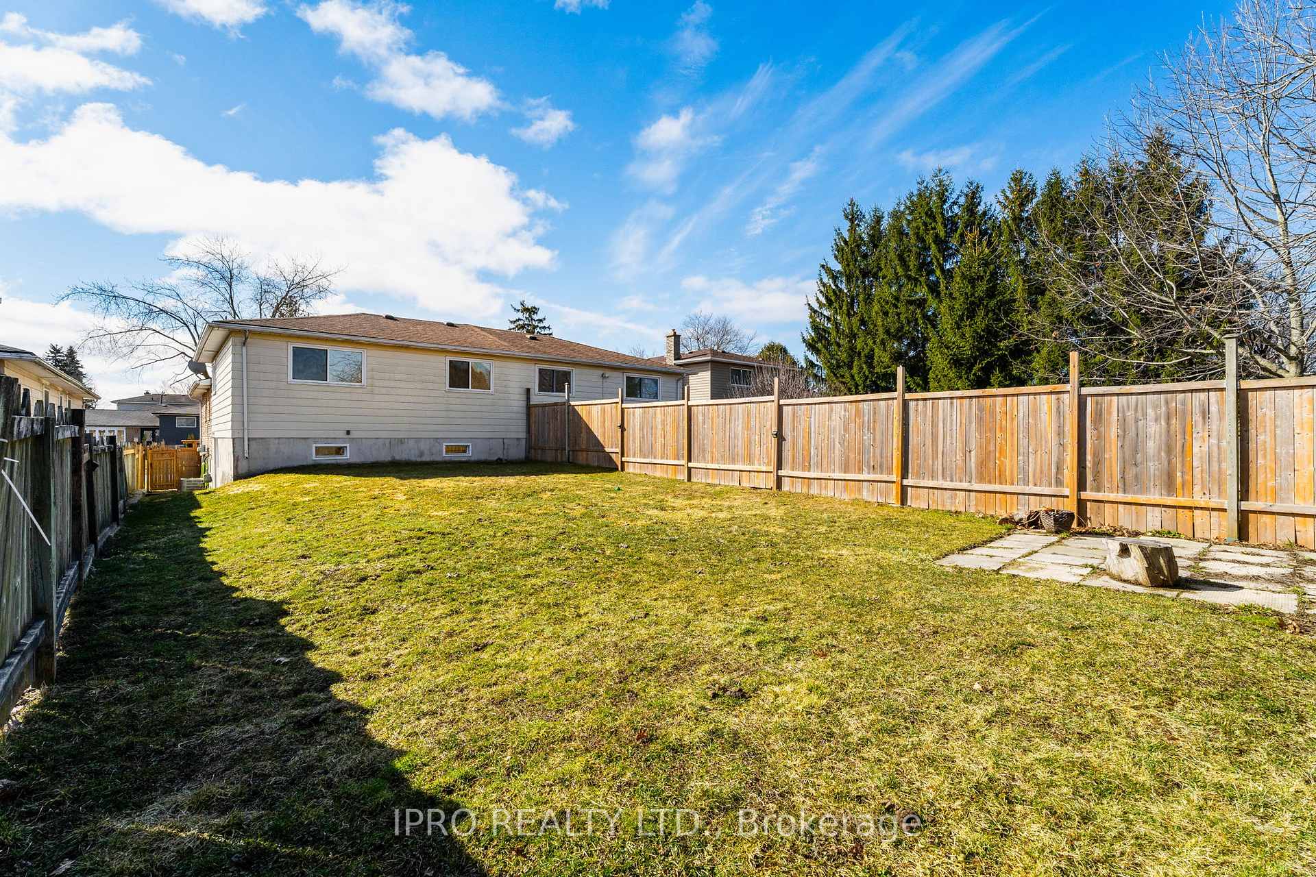 Photo 40 of 11 Magnolia Drive, Brant, Paris — HOMEH