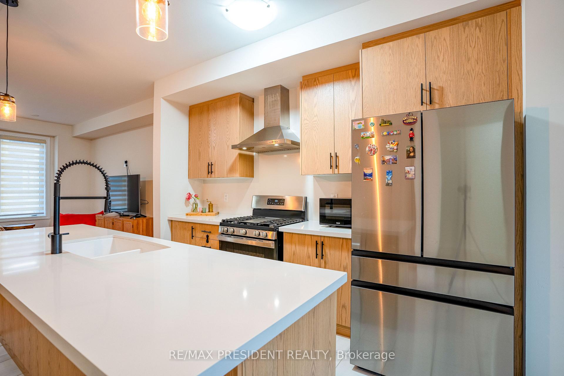 Photo 6 of 99 Halliford Place, Brampton, Brampton East — HOMEH