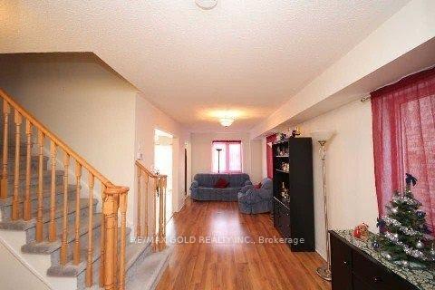 Photo 8 of 73 Roundstone Drive, Brampton, Credit Valley — HOMEH