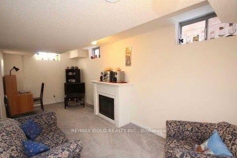 Photo 6 of 73 Roundstone Drive, Brampton, Credit Valley — HOMEH