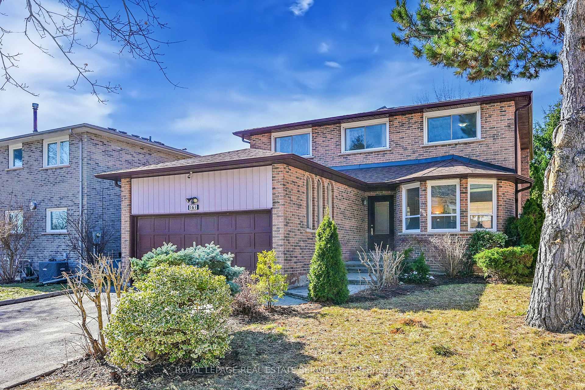 Photo 2 of 161 Willowbrook Road, Markham, Aileen-Willowbrook — HOMEH