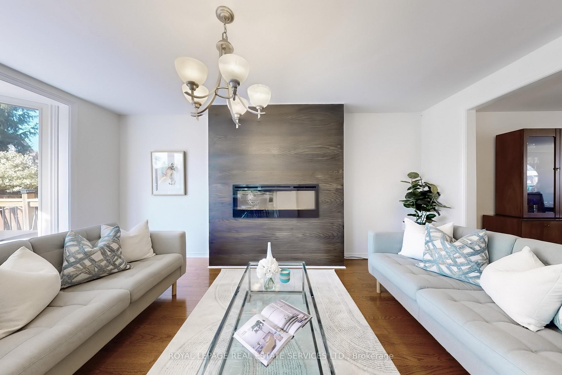 Photo 3 of 161 Willowbrook Road, Markham, Aileen-Willowbrook — HOMEH