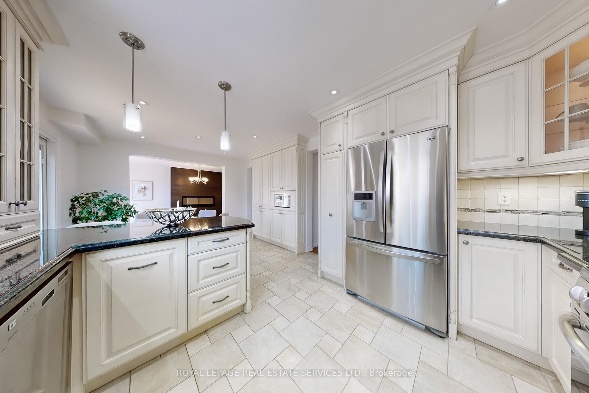 Photo 4 of 161 Willowbrook Road, Markham, Aileen-Willowbrook — HOMEH