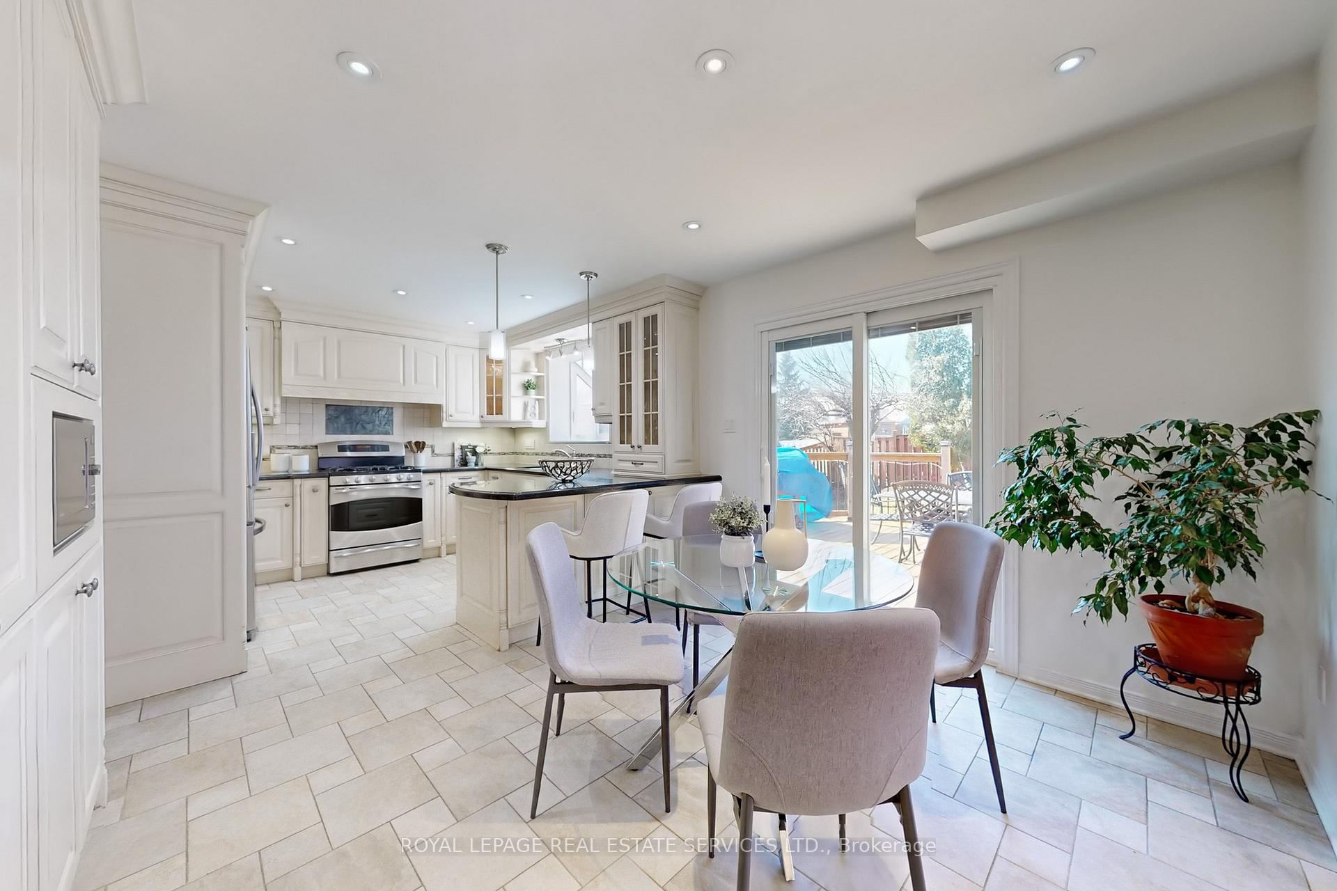 Photo 12 of 161 Willowbrook Road, Markham, Aileen-Willowbrook — HOMEH