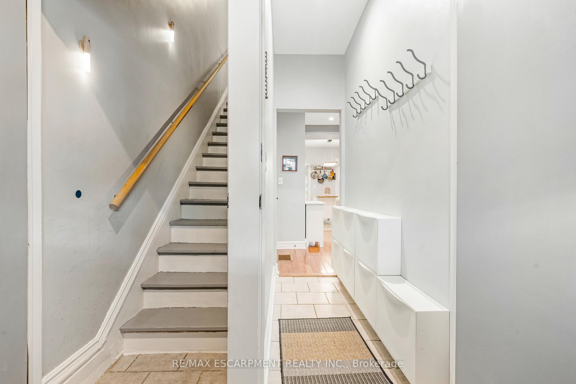 Photo 2 of 93 Peter Street, Hamilton, Strathcona — HOMEH