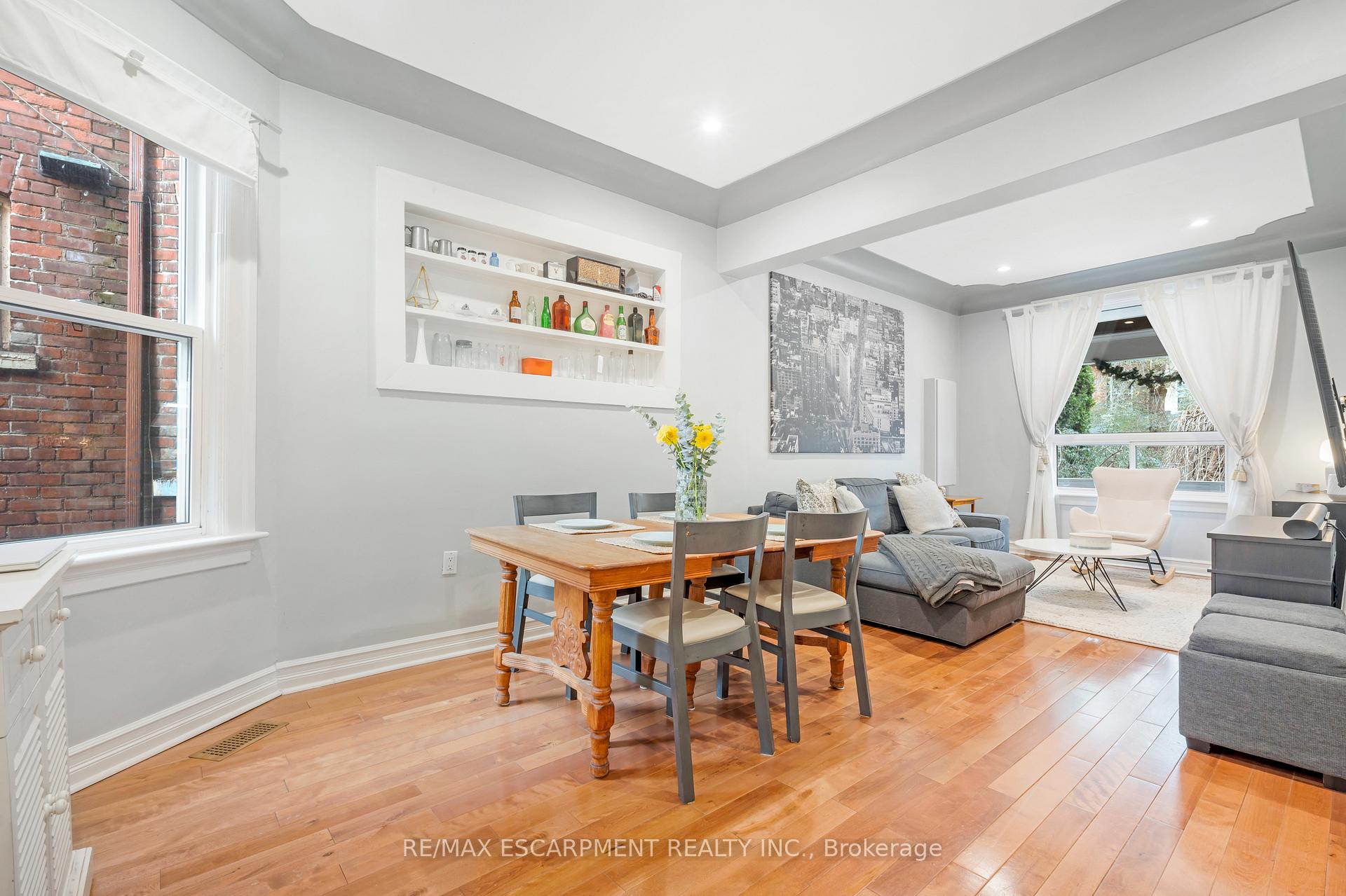 Photo 10 of 93 Peter Street, Hamilton, Strathcona — HOMEH