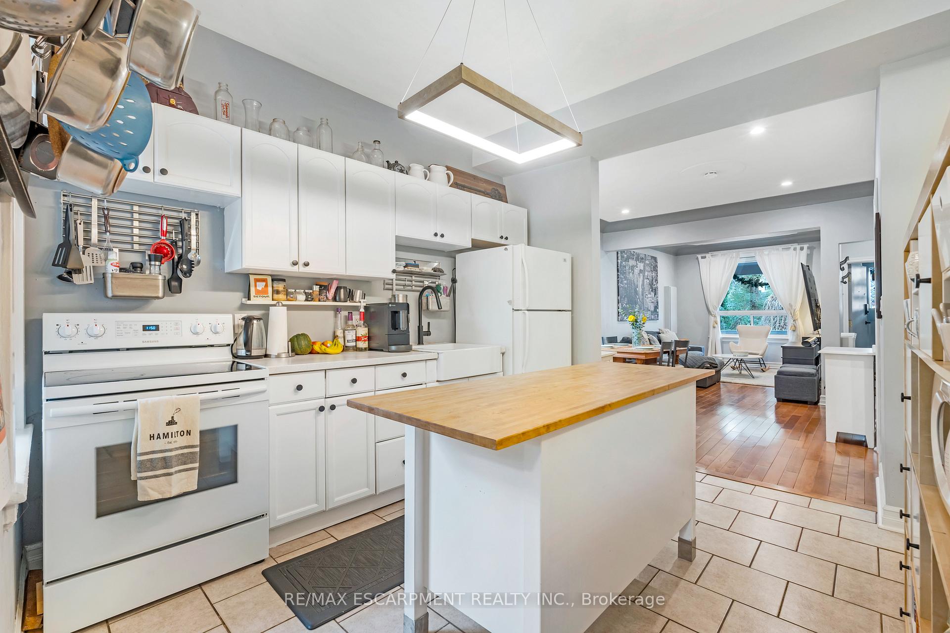 Photo 19 of 93 Peter Street, Hamilton, Strathcona — HOMEH