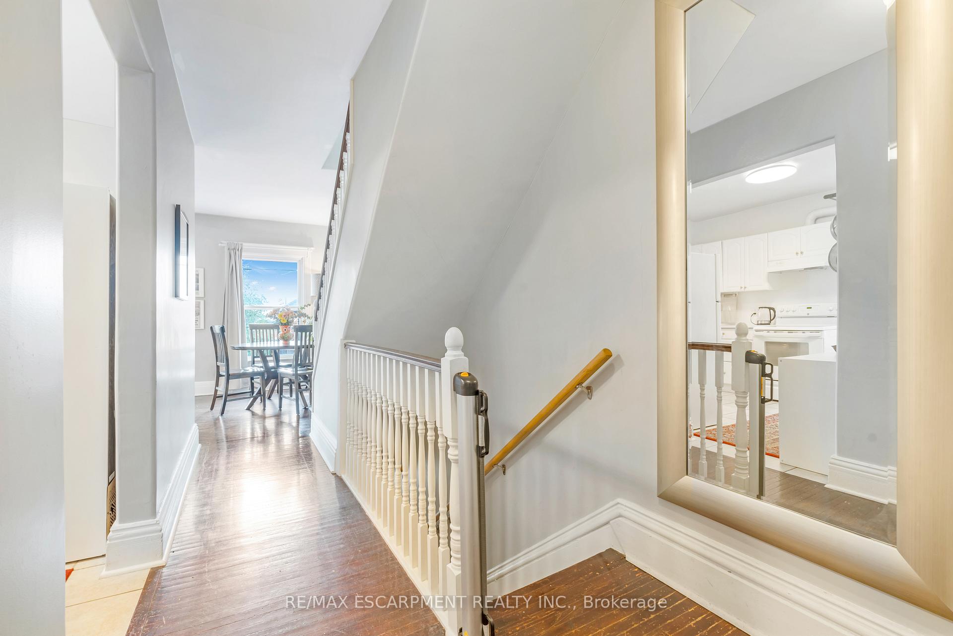 Photo 13 of 93 Peter Street, Hamilton, Strathcona — HOMEH