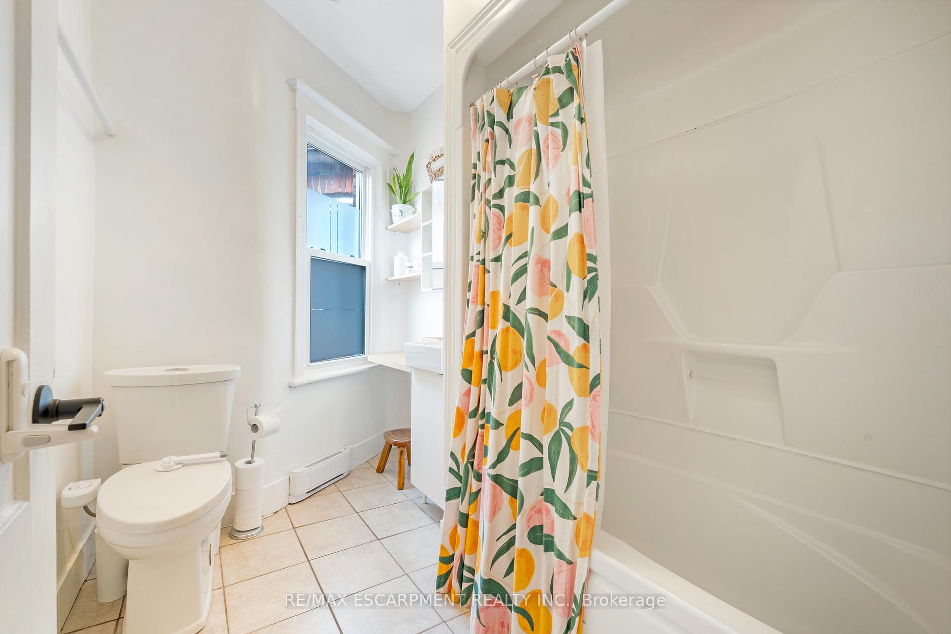 Photo 16 of 93 Peter Street, Hamilton, Strathcona — HOMEH