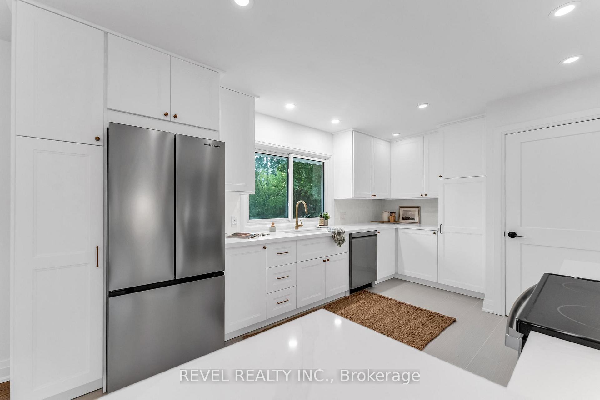 Photo 14 of 95 Seneca Drive, Hamilton, Ancaster — HOMEH