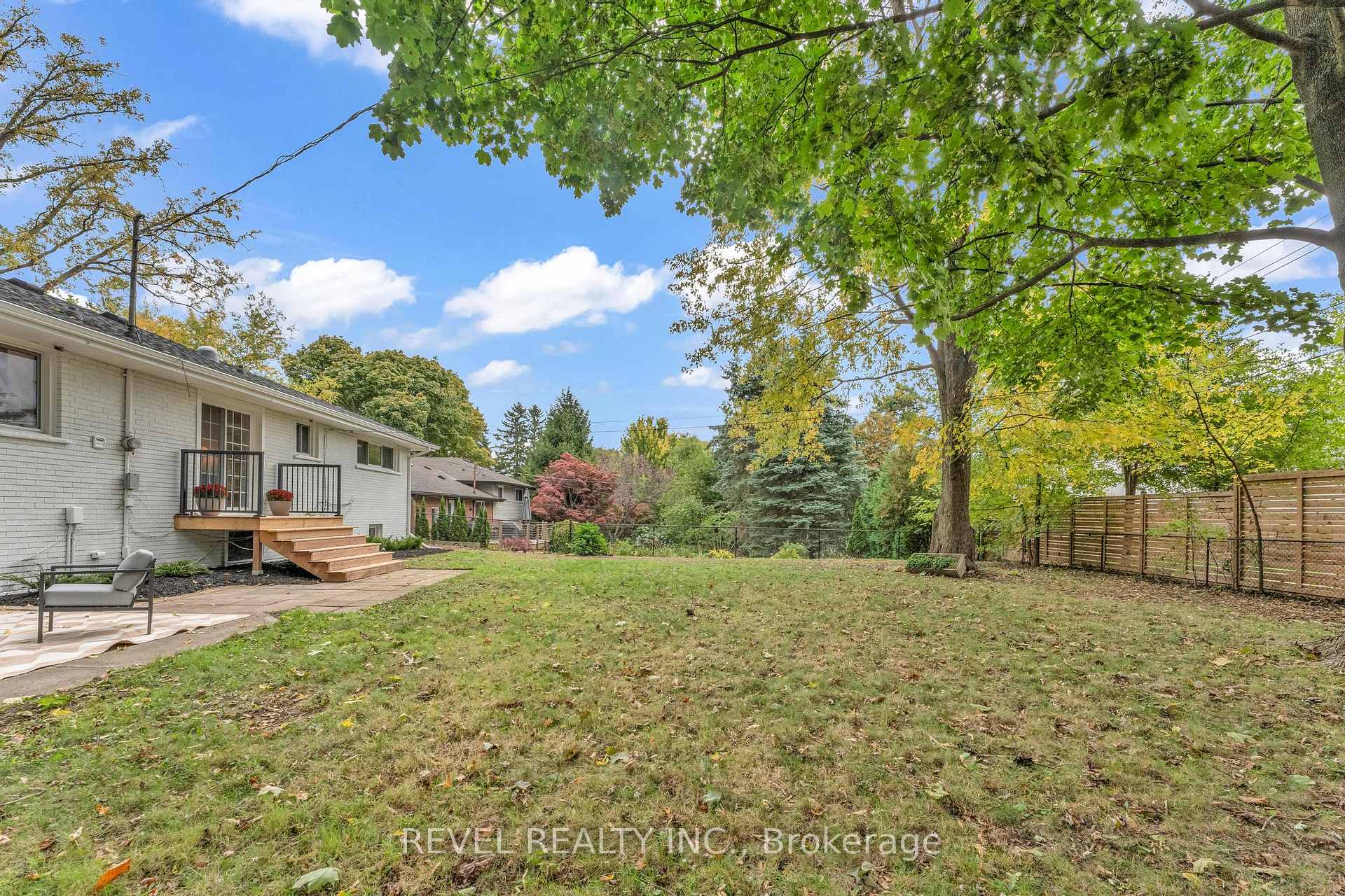 Photo 31 of 95 Seneca Drive, Hamilton, Ancaster — HOMEH