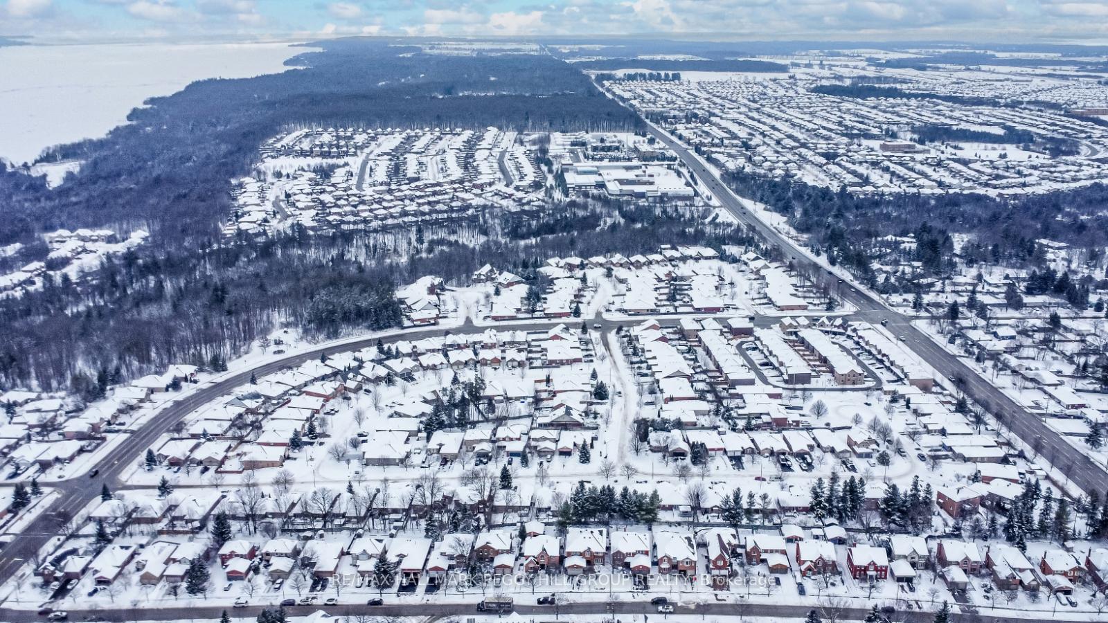 Photo 2 of 25 Grand Forest Drive, Barrie, Bayshore — HOMEH