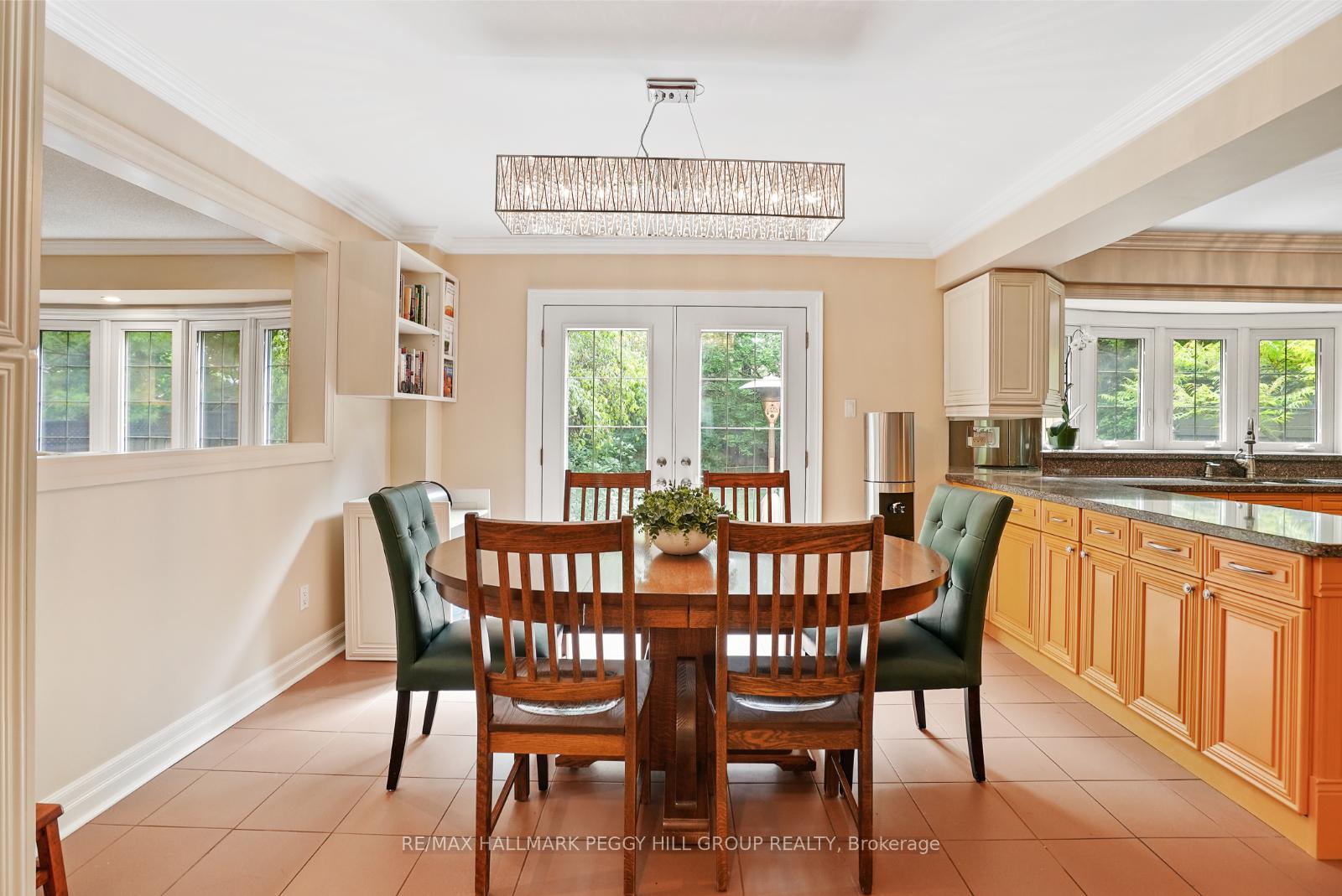 Photo 6 of 25 Grand Forest Drive, Barrie, Bayshore — HOMEH