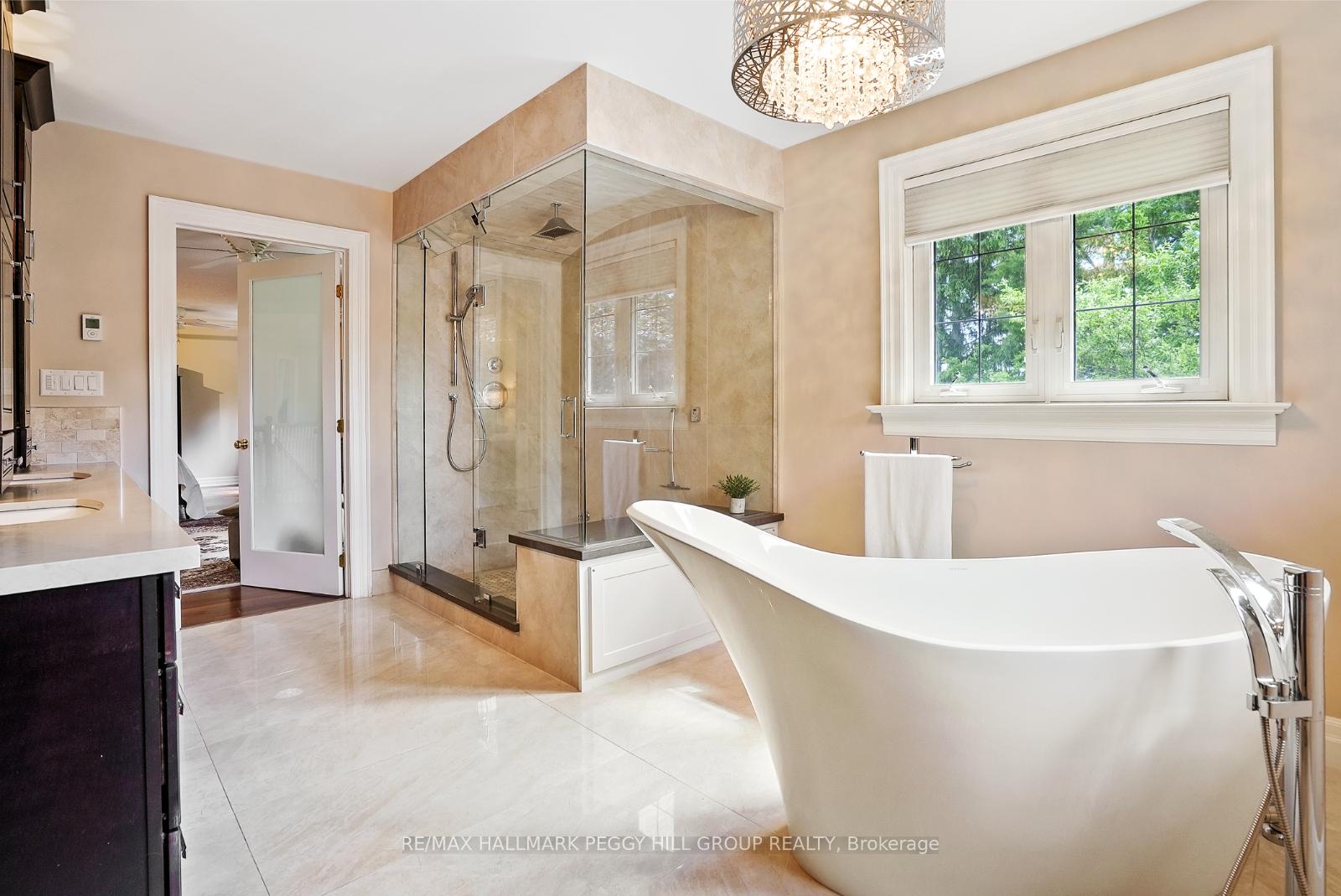 Photo 19 of 25 Grand Forest Drive, Barrie, Bayshore — HOMEH