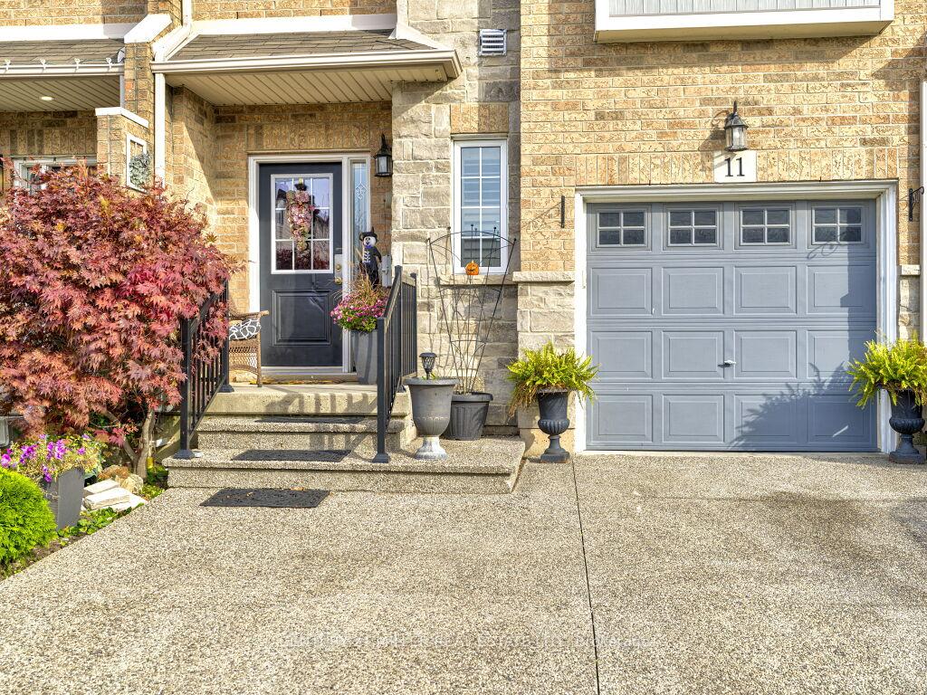 Photo 9 of 11 Palacebeach Trail, Hamilton, Stoney Creek — HOMEH