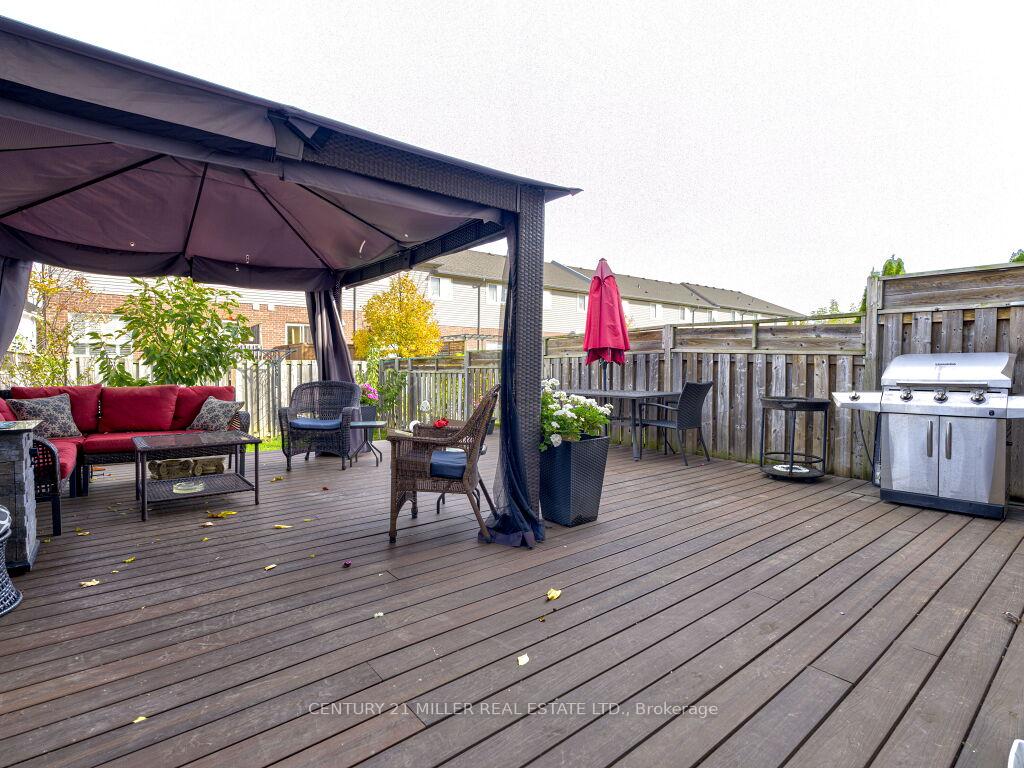 Photo 31 of 11 Palacebeach Trail, Hamilton, Stoney Creek — HOMEH