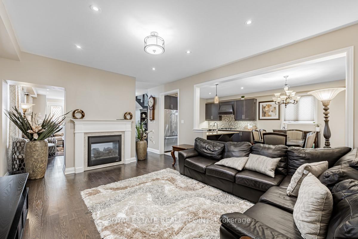 Photo 8 of 69 Braebrook Drive, Whitby, Rolling Acres — HOMEH