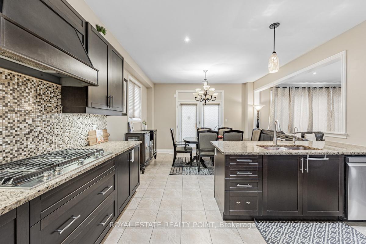 Photo 5 of 69 Braebrook Drive, Whitby, Rolling Acres — HOMEH
