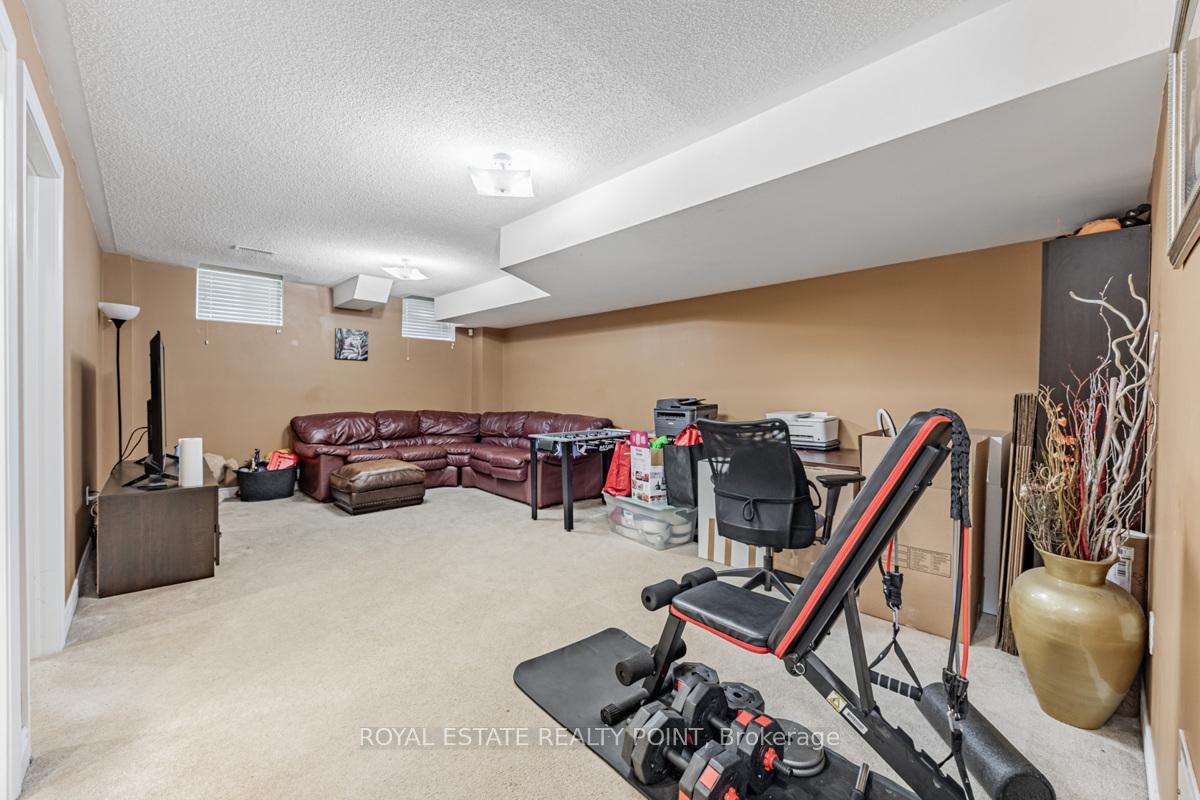 Photo 30 of 69 Braebrook Drive, Whitby, Rolling Acres — HOMEH