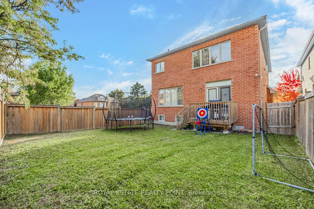 Photo 32 of 69 Braebrook Drive, Whitby, Rolling Acres — HOMEH