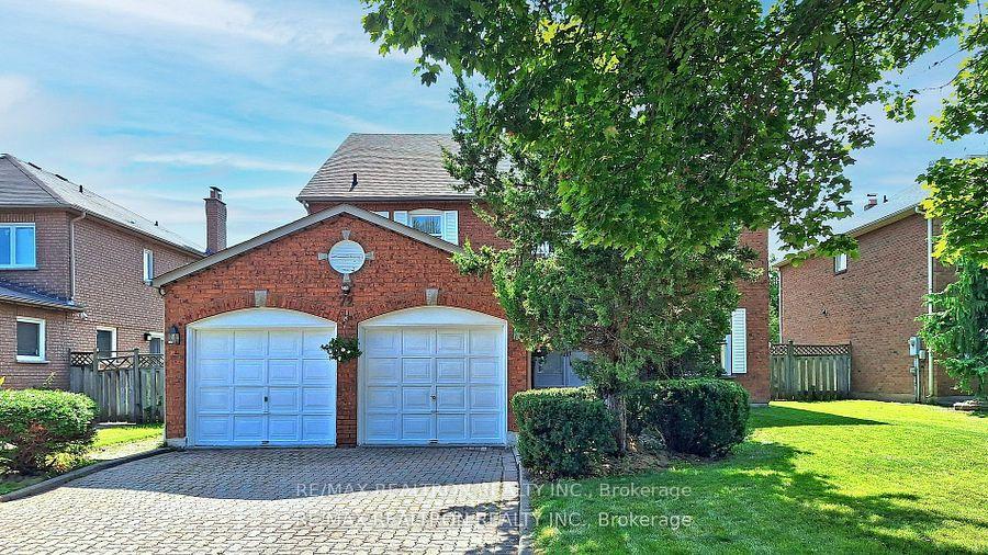 Photo 5 of 72 Spanhouse Crescent, Markham, Unionville — HOMEH