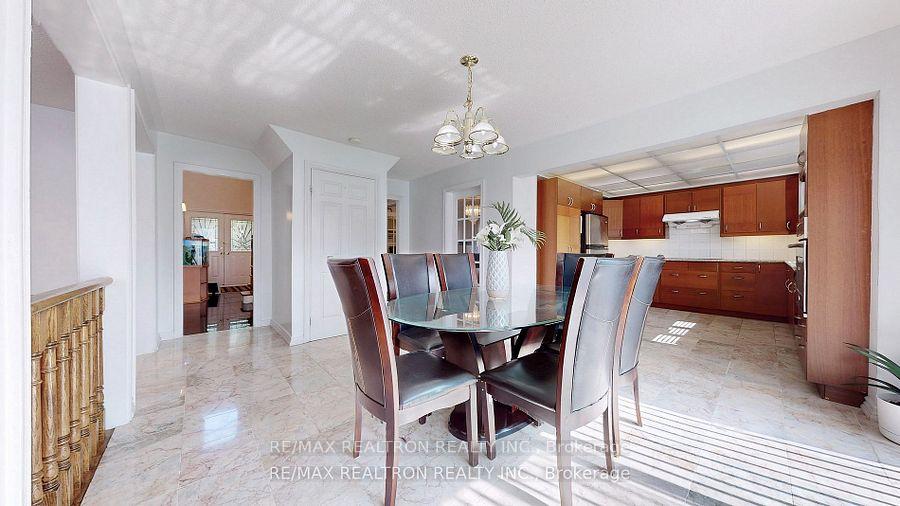 Photo 13 of 72 Spanhouse Crescent, Markham, Unionville — HOMEH
