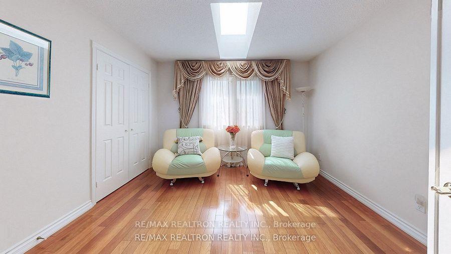 Photo 19 of 72 Spanhouse Crescent, Markham, Unionville — HOMEH