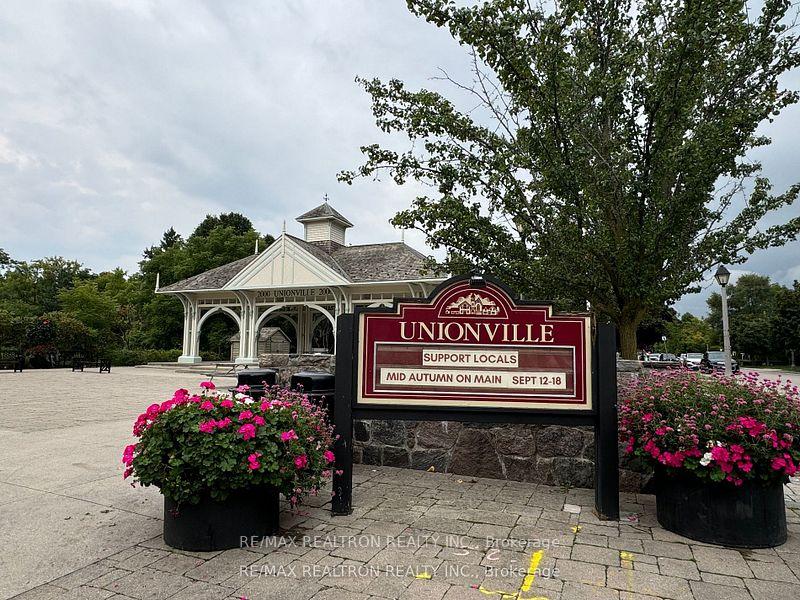 Photo 27 of 72 Spanhouse Crescent, Markham, Unionville — HOMEH