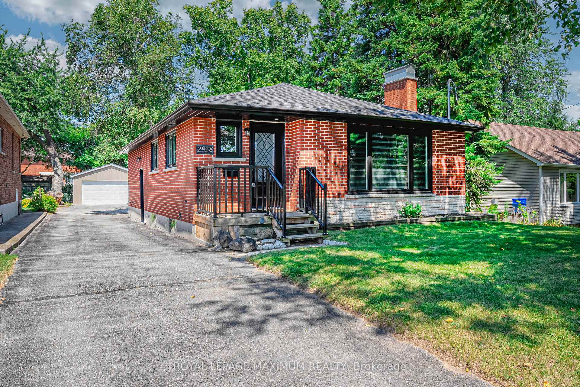 Front of 2928 Beachview Street
