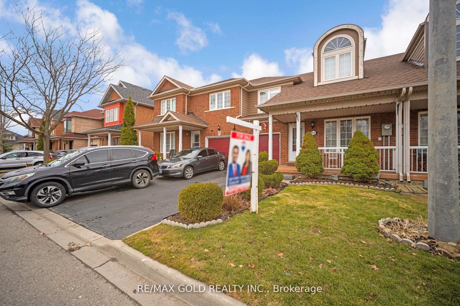 Photo 3 of Unit 2, 10 Pauline Crescent, Brampton, Fletcher's Meadow — HOMEH