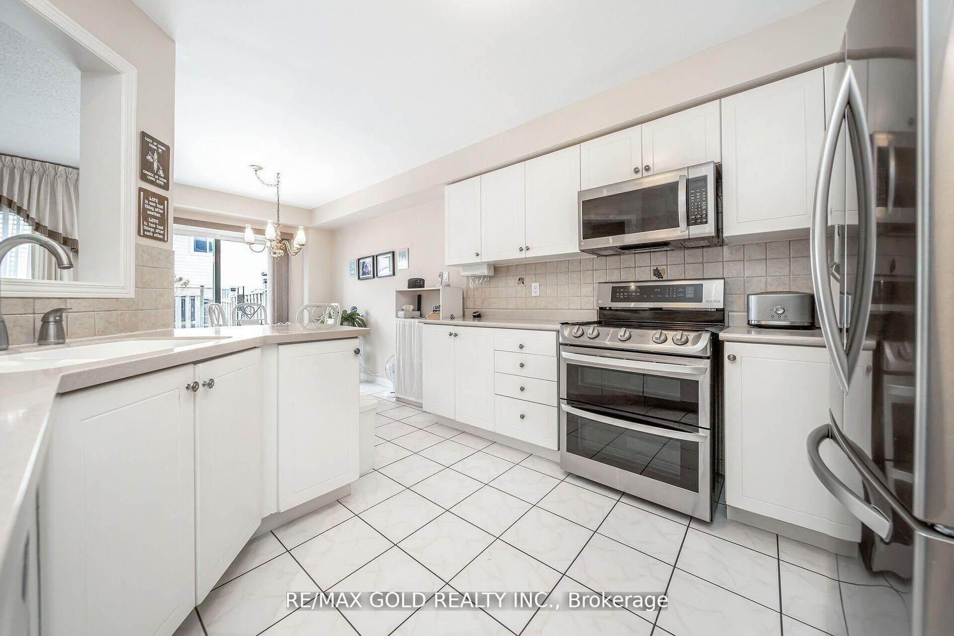 Photo 14 of Unit 2, 10 Pauline Crescent, Brampton, Fletcher's Meadow — HOMEH