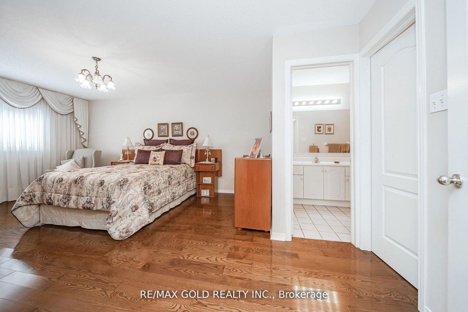 Photo 8 of Unit 2, 10 Pauline Crescent, Brampton, Fletcher's Meadow — HOMEH