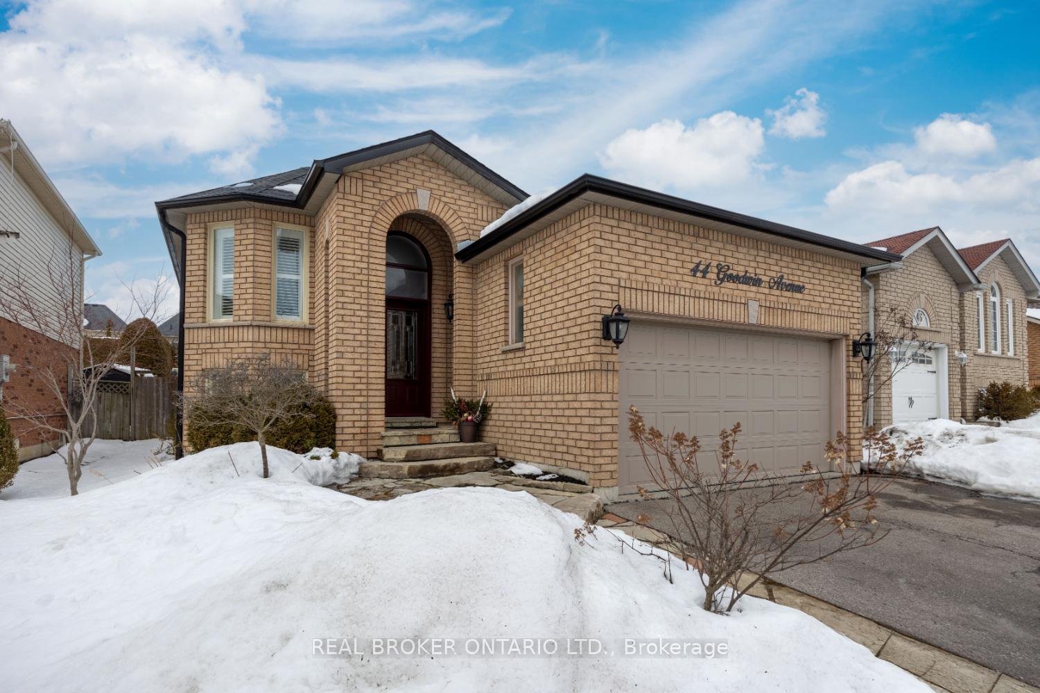 Photo 6 of 44 Goodwin Avenue, Clarington, Bowmanville — HOMEH
