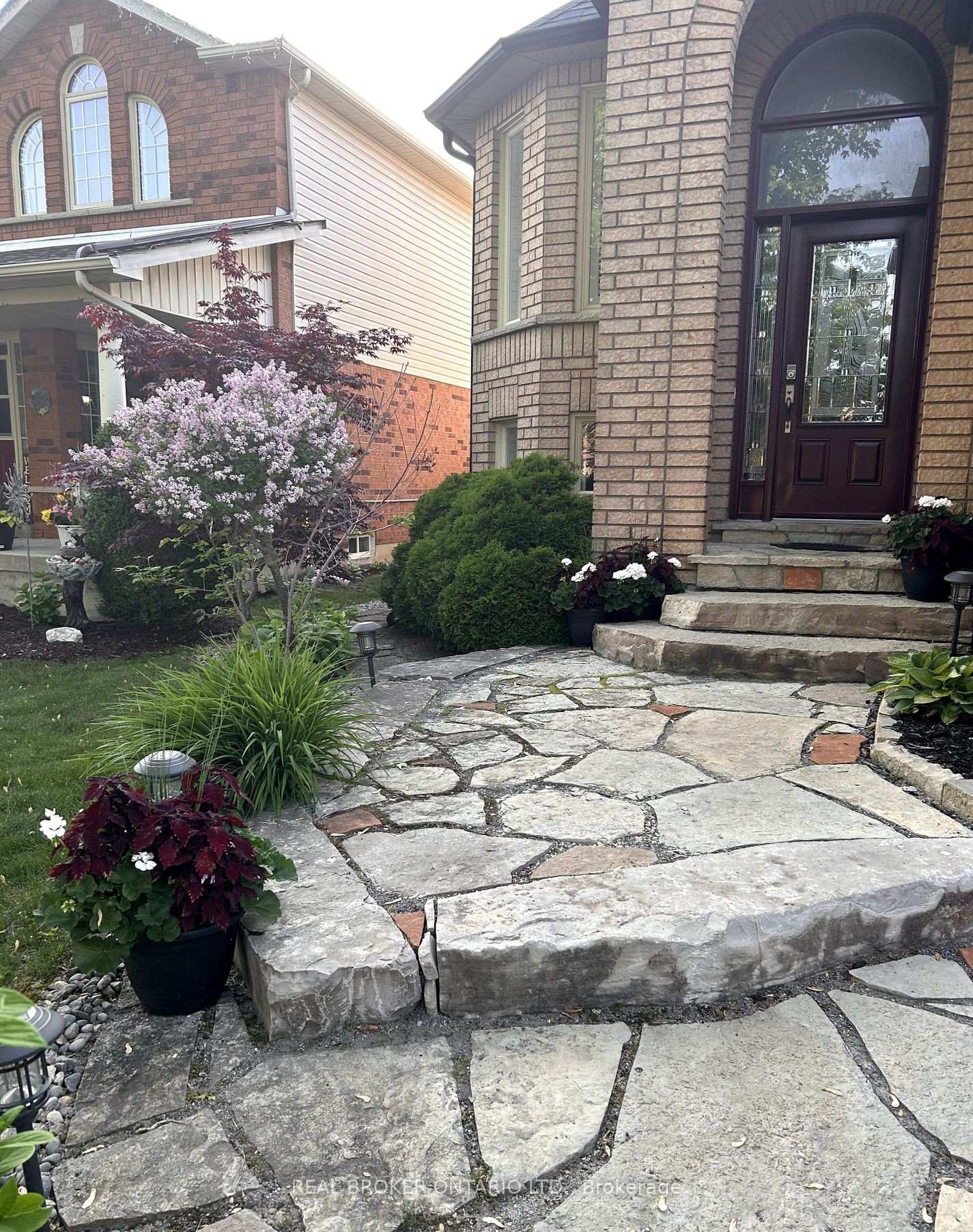 Photo 3 of 44 Goodwin Avenue, Clarington, Bowmanville — HOMEH