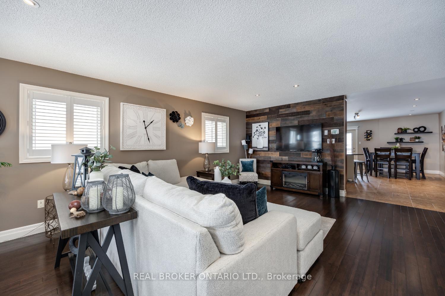 Photo 4 of 44 Goodwin Avenue, Clarington, Bowmanville — HOMEH