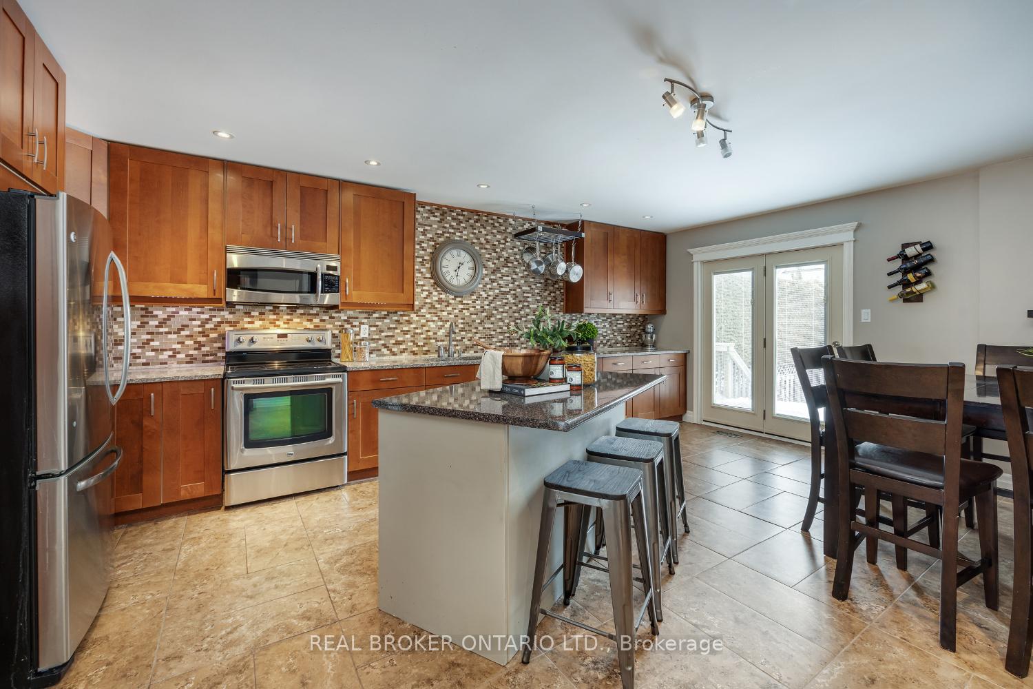 Photo 7 of 44 Goodwin Avenue, Clarington, Bowmanville — HOMEH