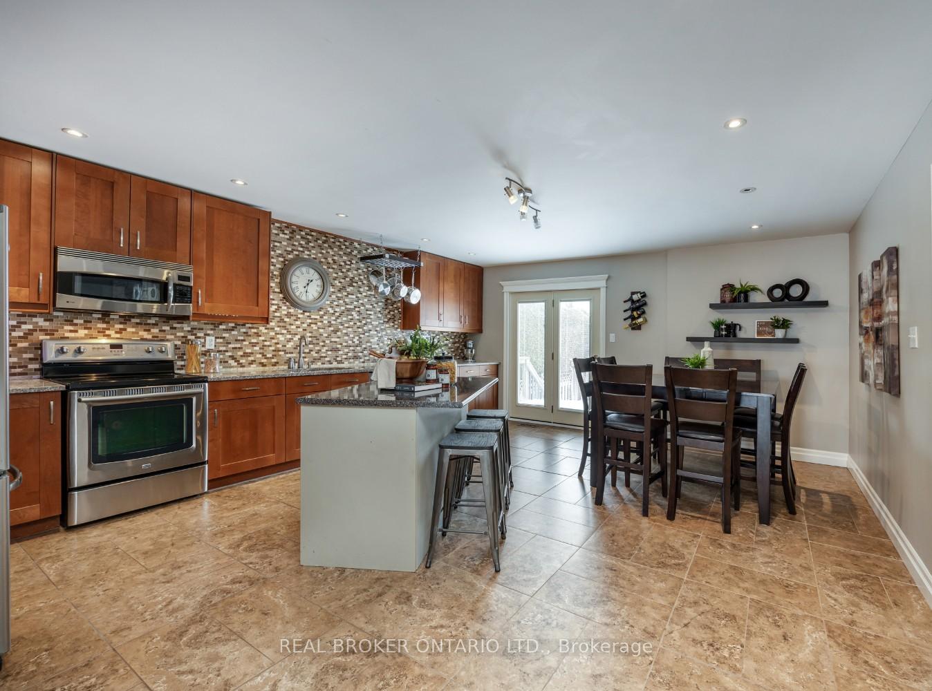 Photo 8 of 44 Goodwin Avenue, Clarington, Bowmanville — HOMEH