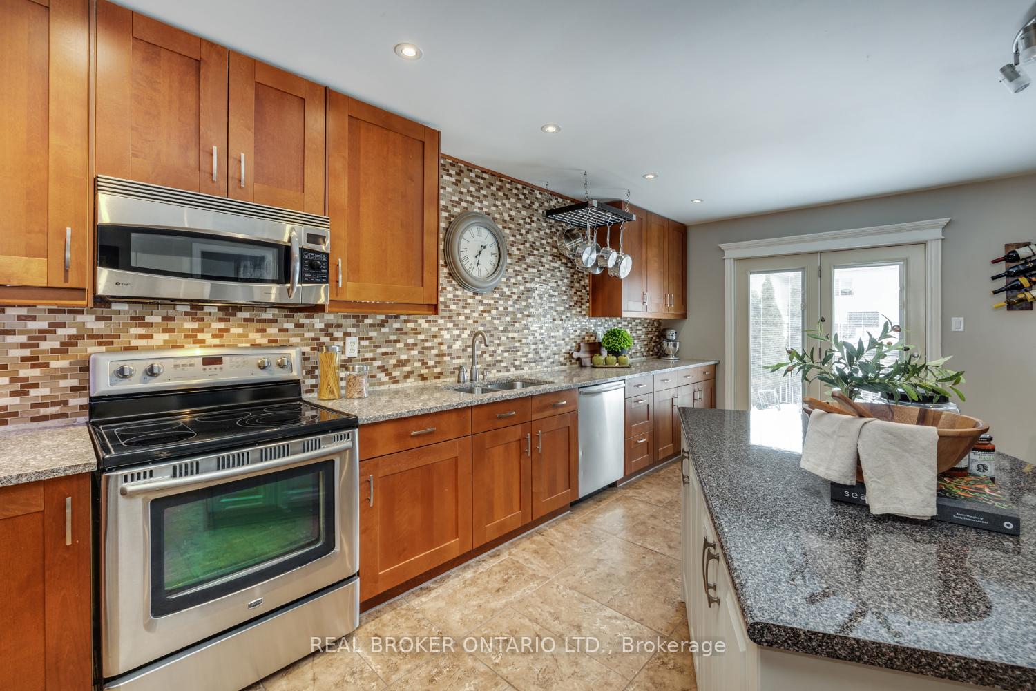 Photo 9 of 44 Goodwin Avenue, Clarington, Bowmanville — HOMEH