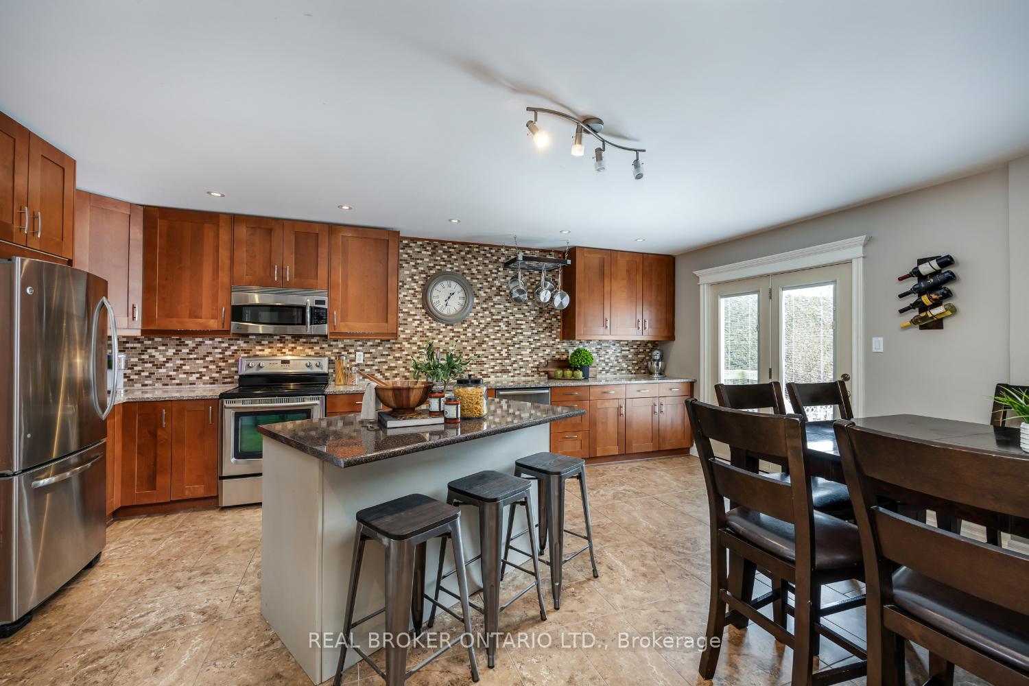 Photo 10 of 44 Goodwin Avenue, Clarington, Bowmanville — HOMEH