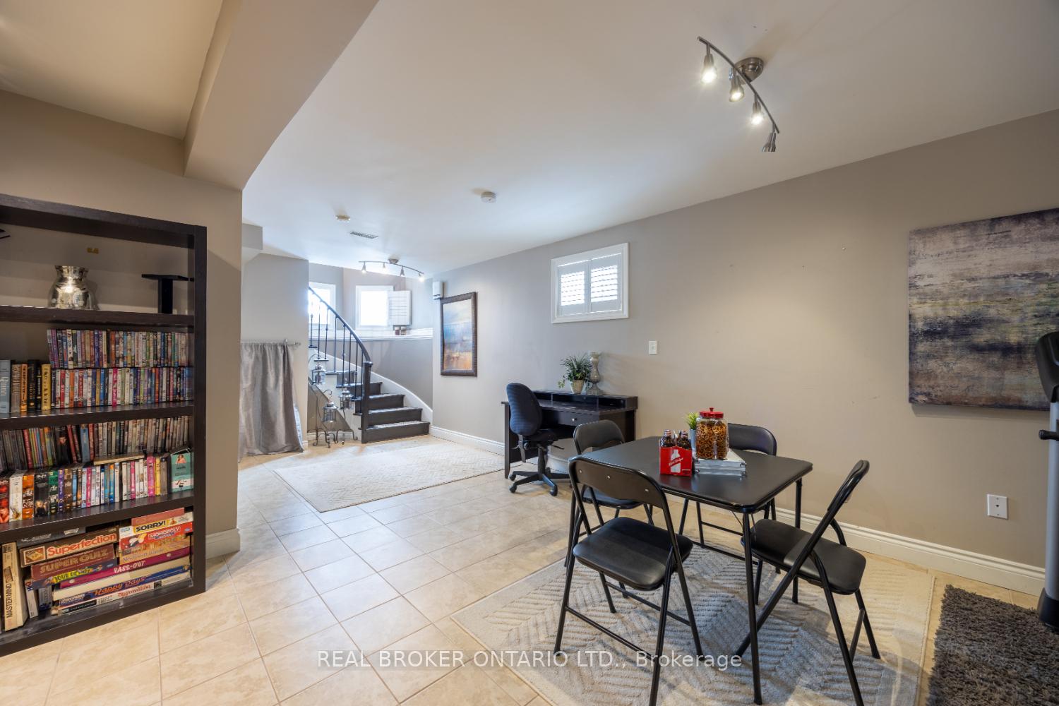Photo 17 of 44 Goodwin Avenue, Clarington, Bowmanville — HOMEH
