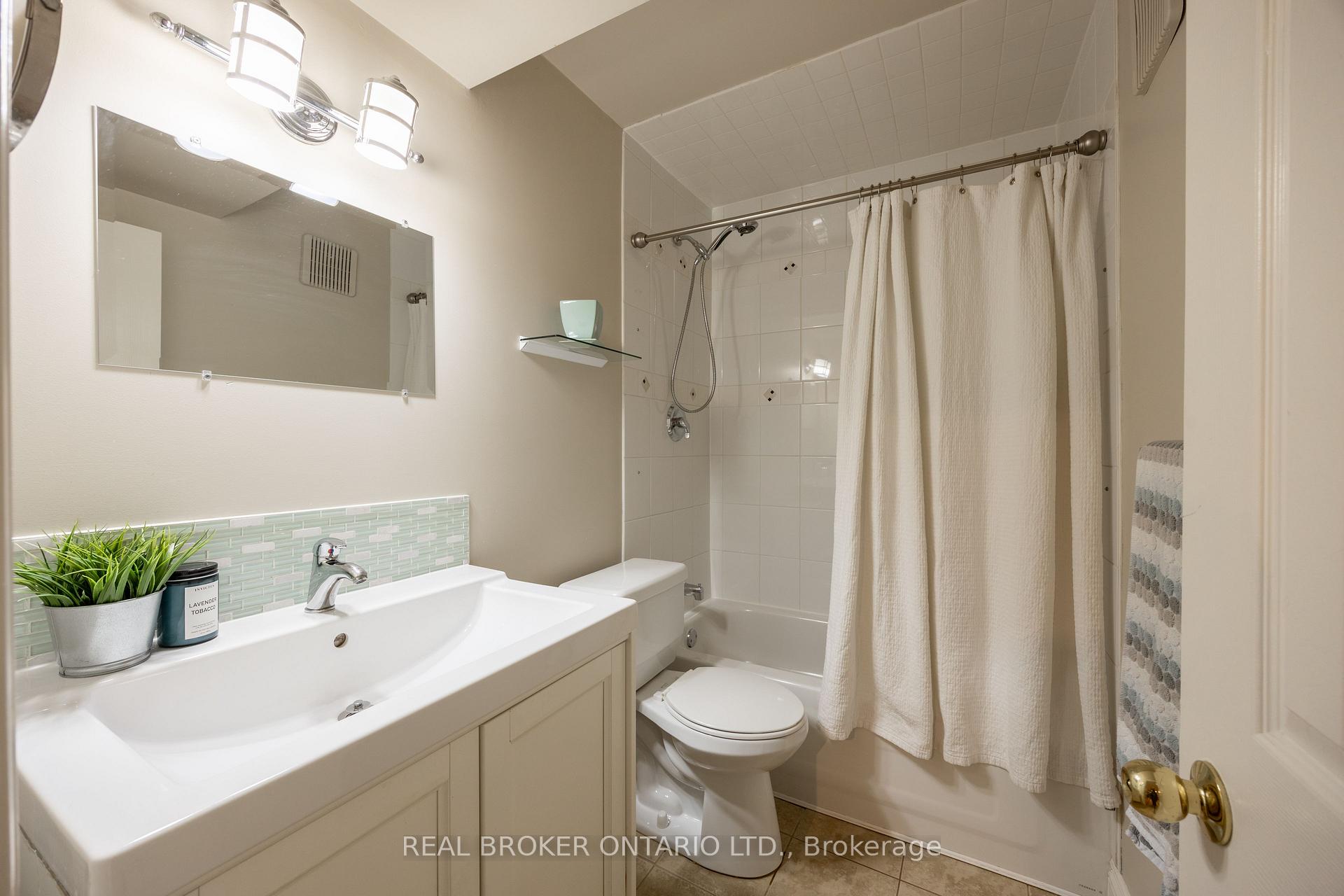 Photo 21 of 44 Goodwin Avenue, Clarington, Bowmanville — HOMEH